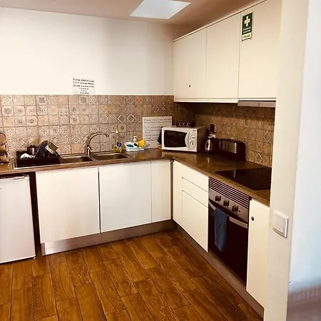 With Private Bathroom In Apartament Lagos