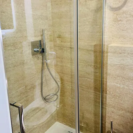 Apartament With Private Bathroom In *
